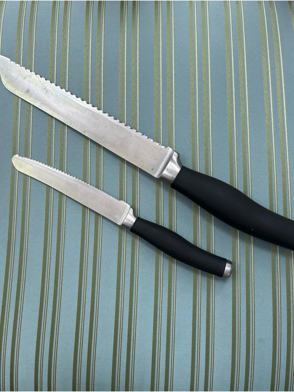 Set of 2 Anolon Advanced Serrated Kitchen Knives with Black Handles